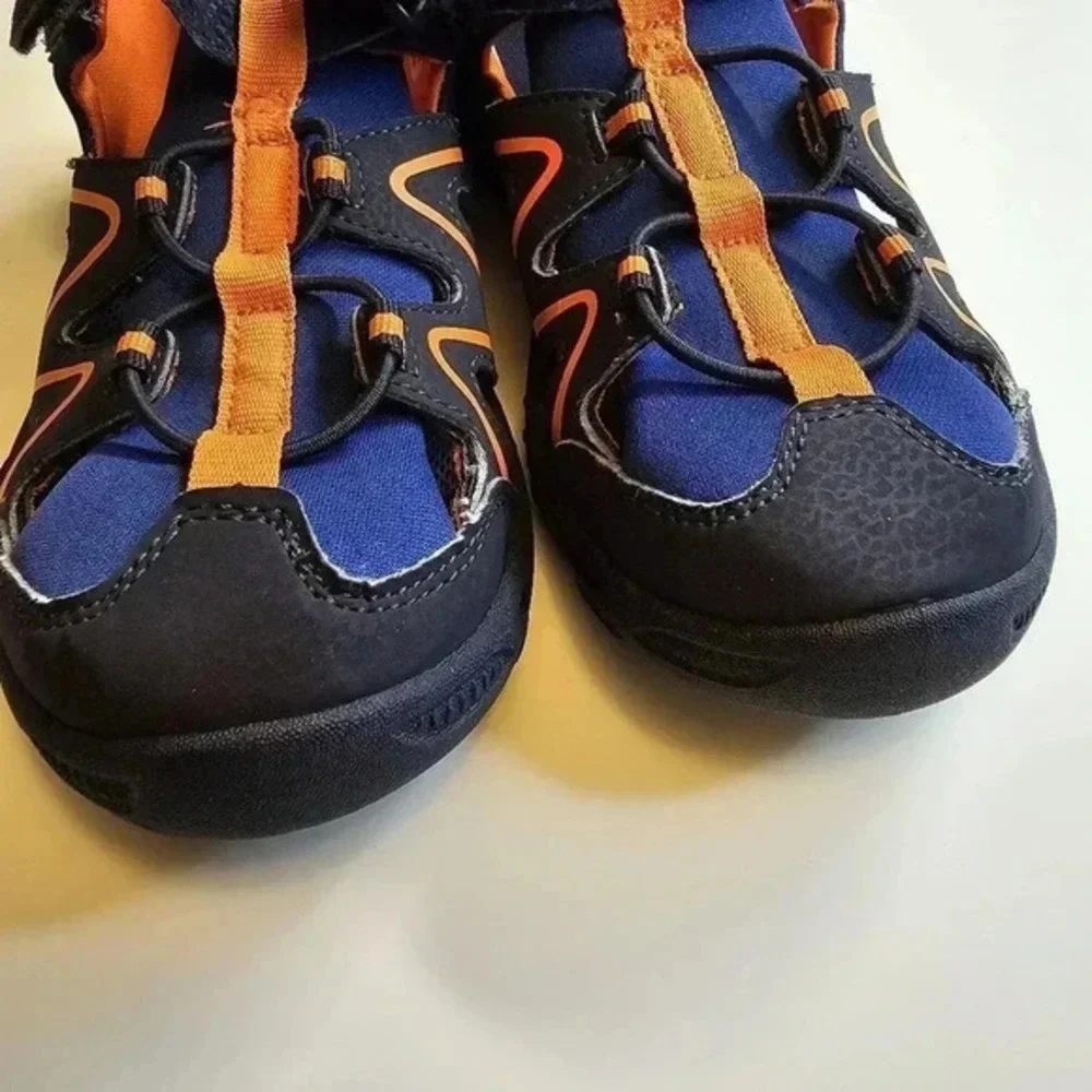 Merrell hydro big kid size 4‎ sandals